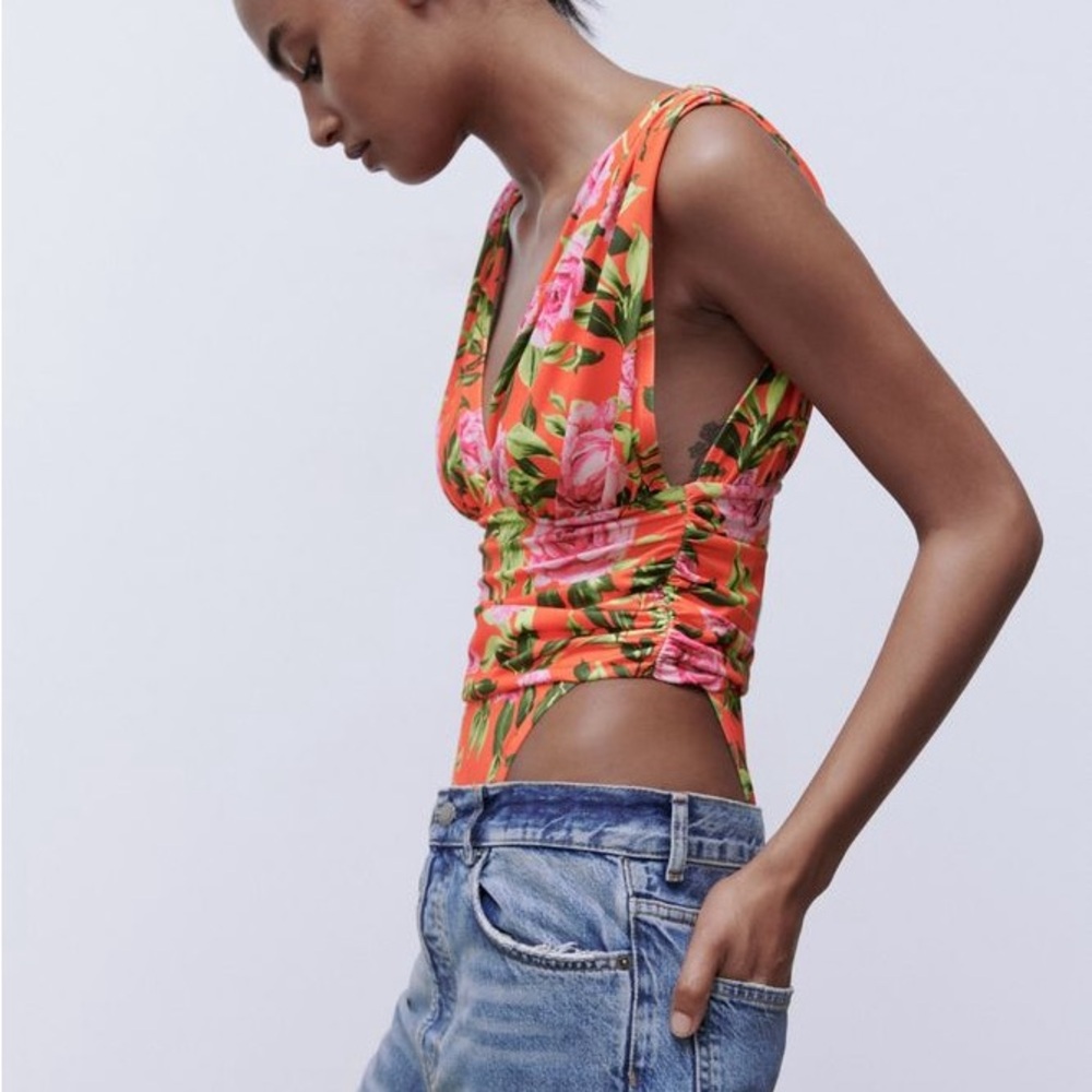 Zara floral plunging neckline and back bodysuit - Picture 3 of 6